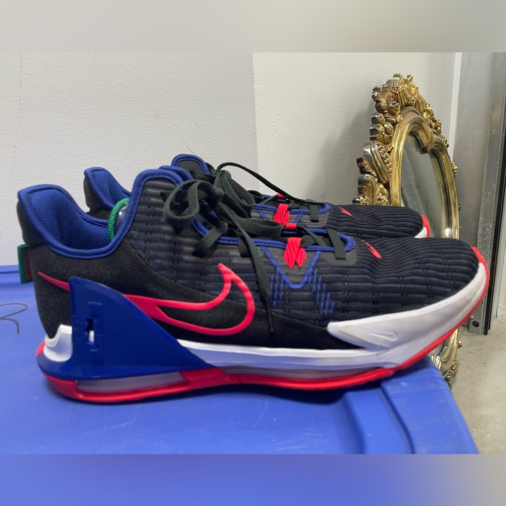 EUC Nike size 15 Lebron Witness VI Mens Basketball Trainers CZ4052 Sneakers